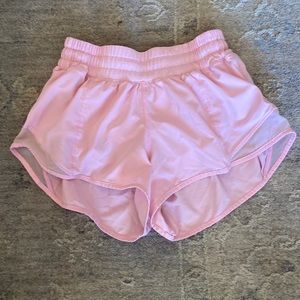 LULULEMON HOTTY HOT LOW RISE LINED SHORT
